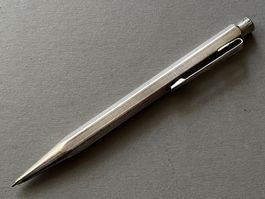 Caran d’Ache Ecridor Minenhalter "Pavé" versilbert ch