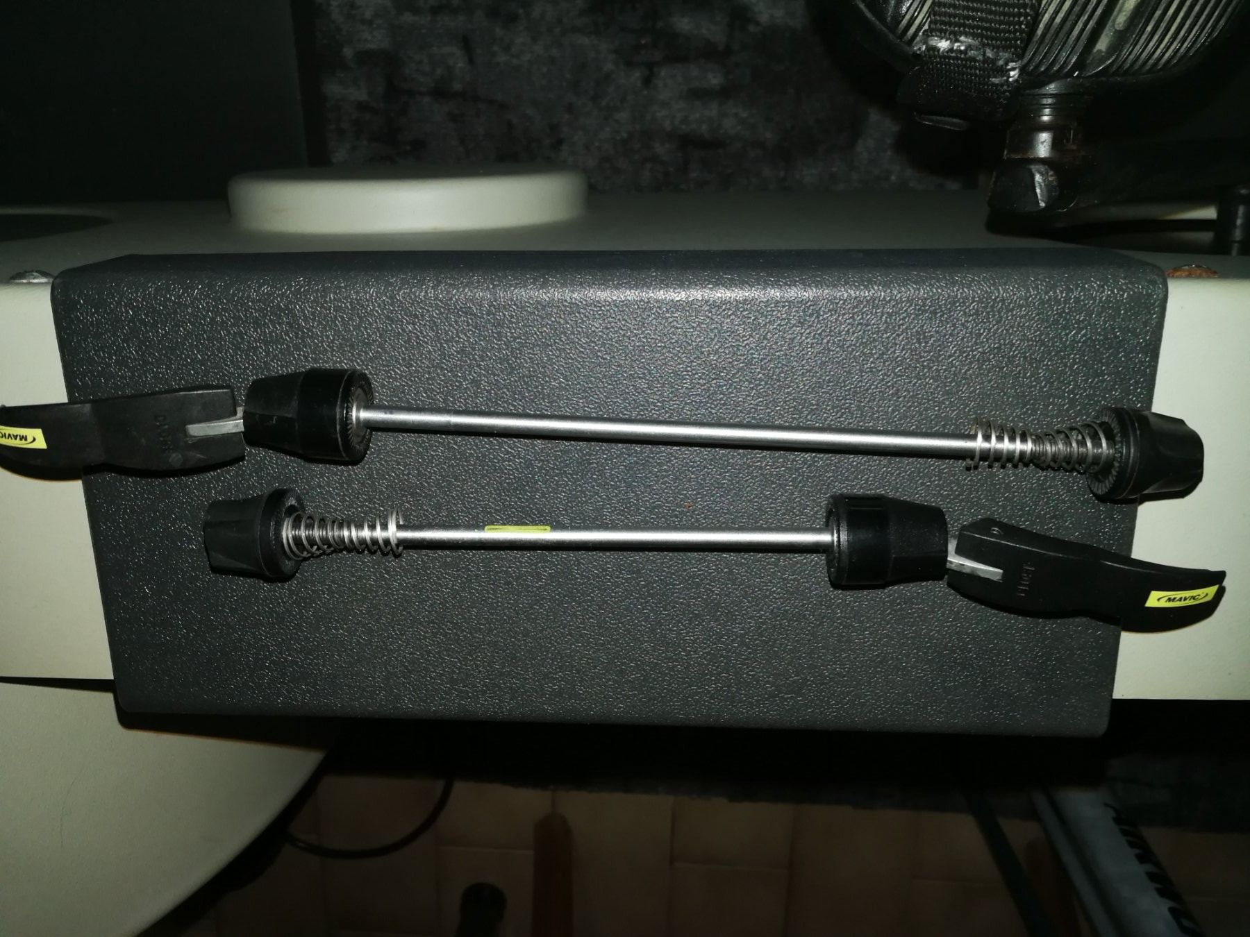 Mavic Pezzi di ricambio: Schnellspanner mavic cross max – Usato da Bosco Luganese venduto da pagnamen