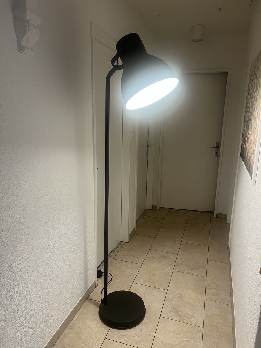 Ikea Lampade: Stehlampe Hektar von Ikea, dunkelgrau – Usato da Neftenbach venduto da NiRutz 3