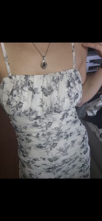 Sommerliches Kleid mit Blumenmuster, Grösse 36