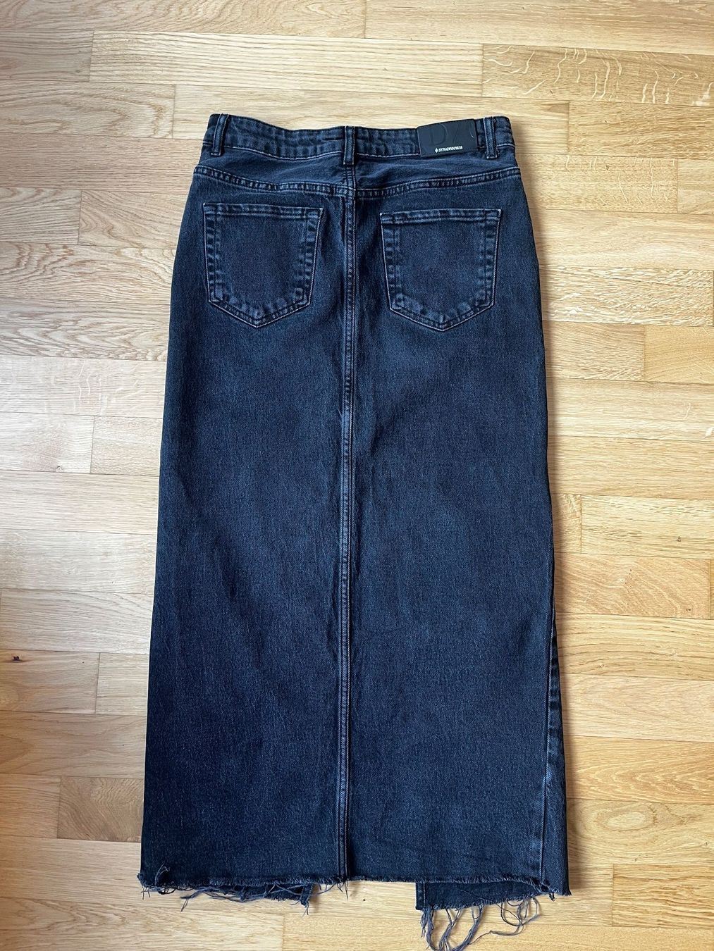 Stradivarius Gonne: Jupe longue en jeans noir – Usato da La Tour-de-Trême venduto da lol_85kj 2