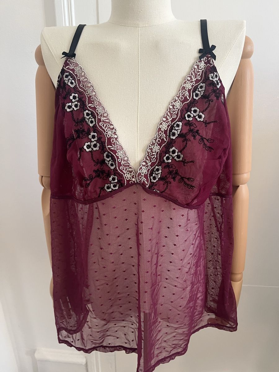 Top: Burgundy Babydoll Top - size L – Usato da Zürich venduto da Melina.A 1