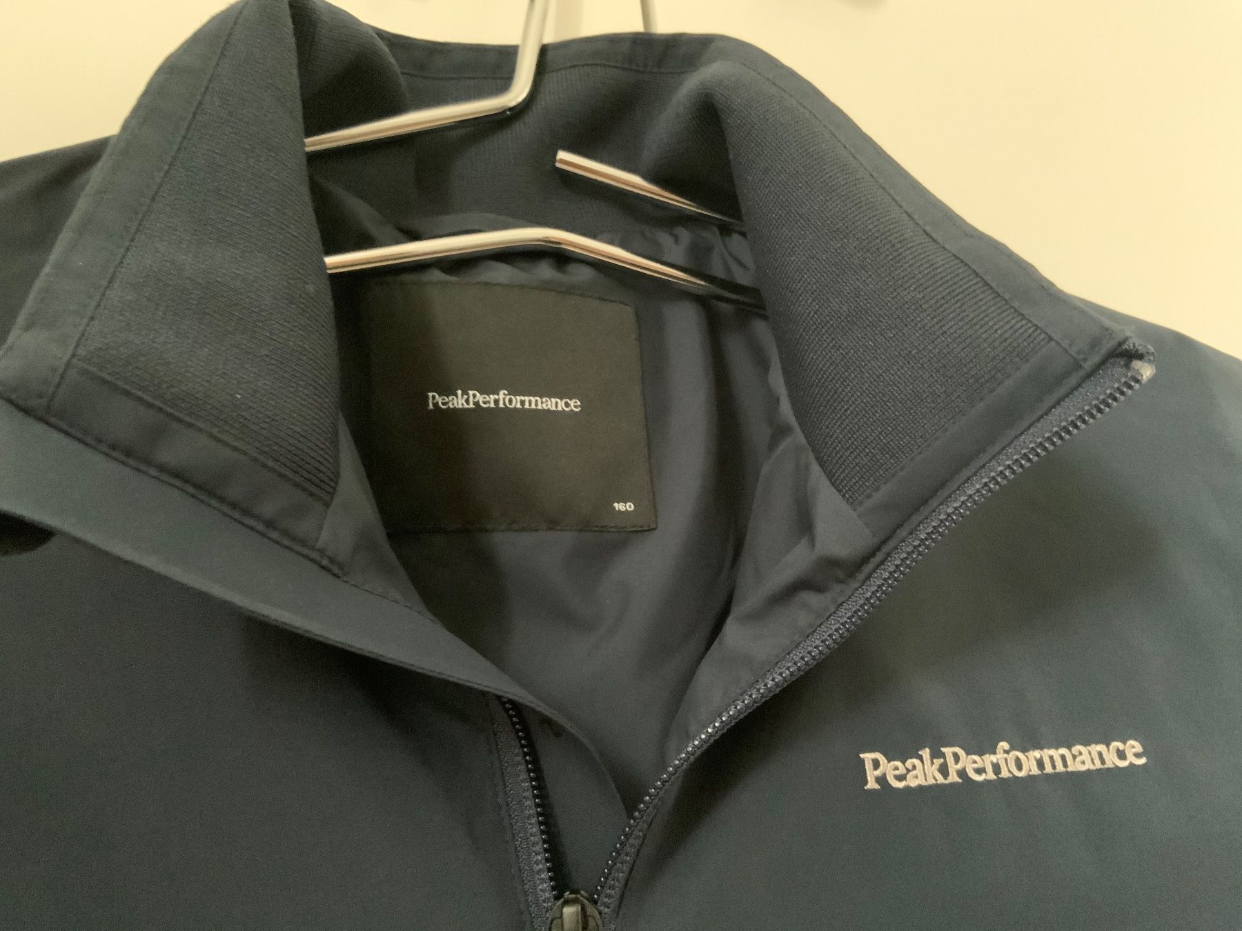 Peak Performance Jacken: Wasserfeste Jacke von Peak Performance Grösse 160 – Gebraucht aus Rüschlikon von abo66 1