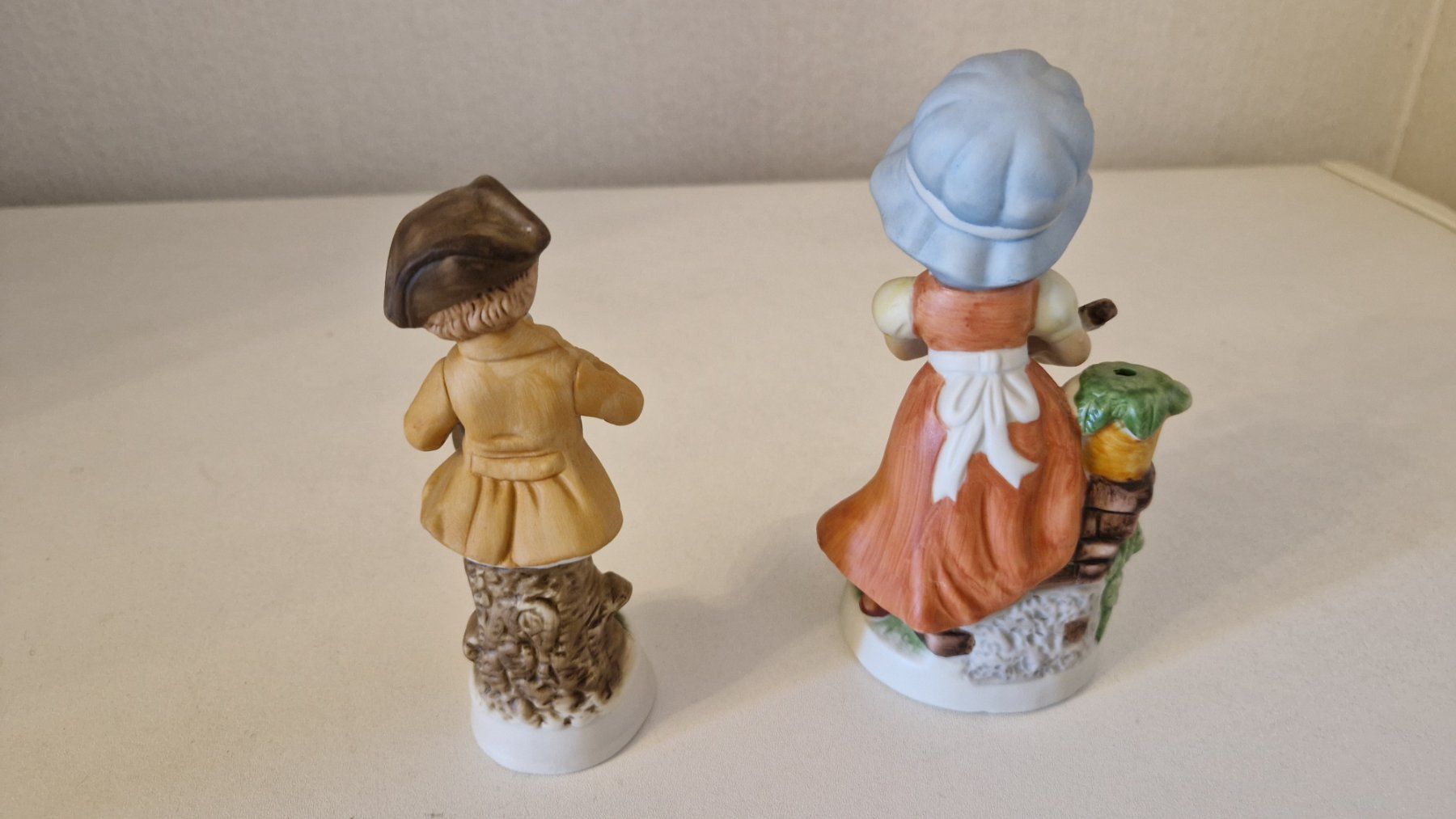 Figurines: Porzellan figur Junge Mandoline Mädchen mit Harfe – Neuf (Voir description) à Laufen par nostalgie0811 2