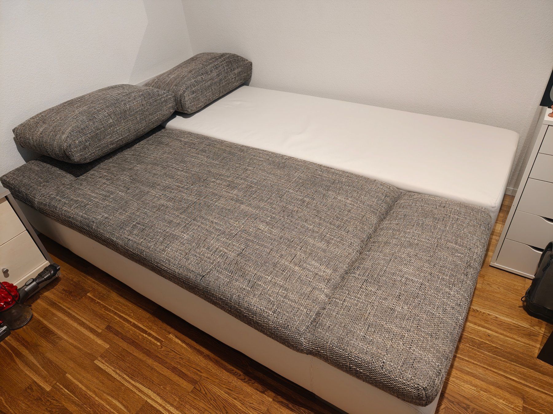 Divani: Schlafsofa 200x145cm bzw. 100x200x76cm Sofa – Usato da Wallisellen venduto da m00ds 3