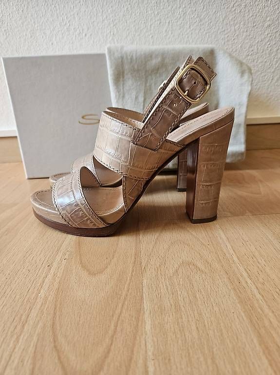 Chaussures femmes: Santoni Sandaletten. Gr 39.5 – D'occasion à Zürich par Elena231