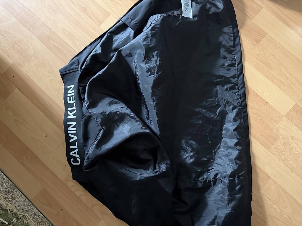 Jacken: Calvin Klein Regenjacke  – Gebraucht aus Binningen von moa_96sh