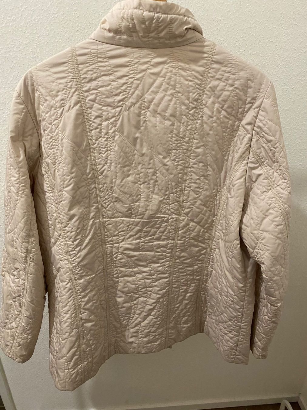 Gerry Weber Giacche: Gerry Weber leichte Jacke beige Gr. 44 – Usato da Pratteln venduto da a23_j2gs 2