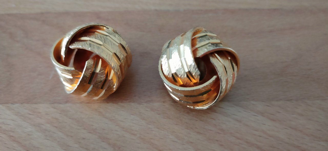 Orecchini pendenti & Orecchini a lobo: Ohrenclips aus den 70er, diverse – Usato da Kehrsatz venduto da donjorge1 2