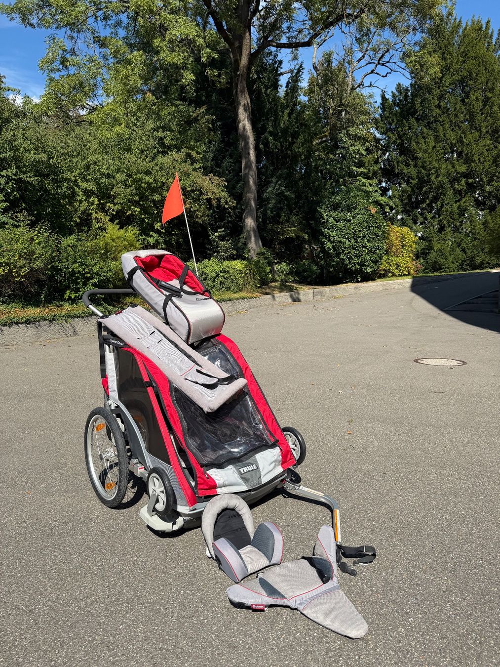 Thule Rimorchi: Thule Chariot Cougar 2 – Usato da Küsnacht venduto da Ariannouli