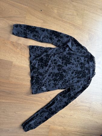 neu Schickes Rosen-Shirt Gr. M