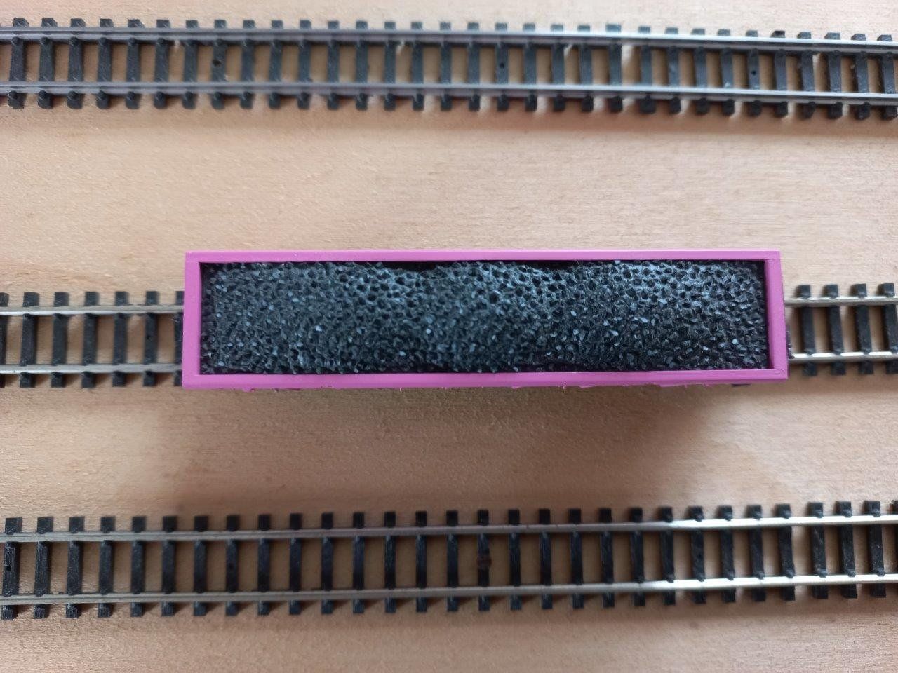 Roco Modelleisenbahnen: Roco Spur N Güterwagen   Eaos pink   intern 1 – Gebraucht aus Pfäffikon / ZH von Pefkadett 5