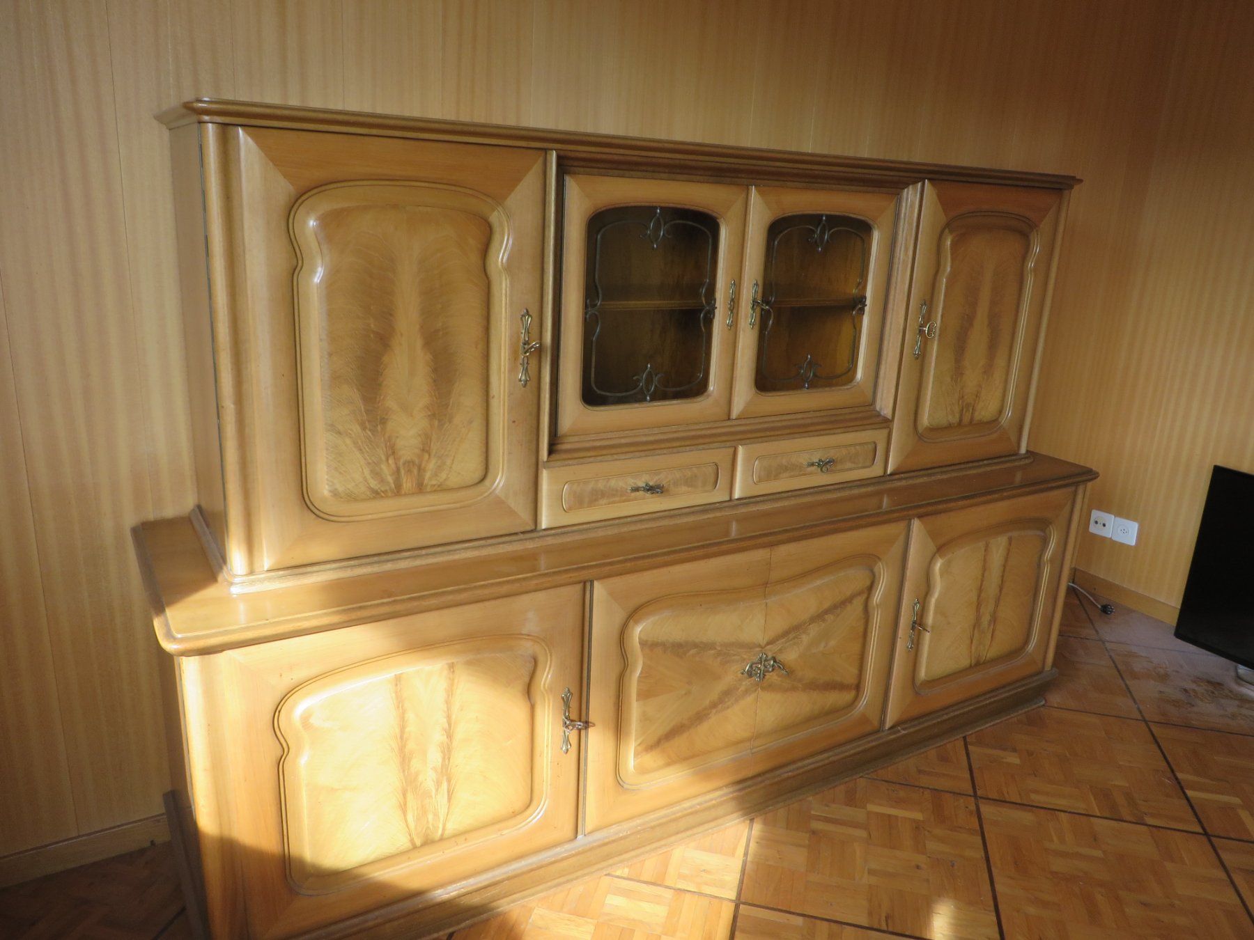 Credenze: Buffet – Usato da Schwanden i. E. venduto da Lewisia 1