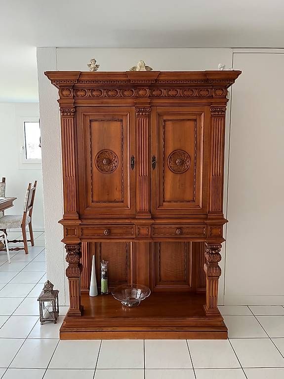 Credenze: Buffet aus massivem Holz – Usato da Bern venduto da tan_2rrh