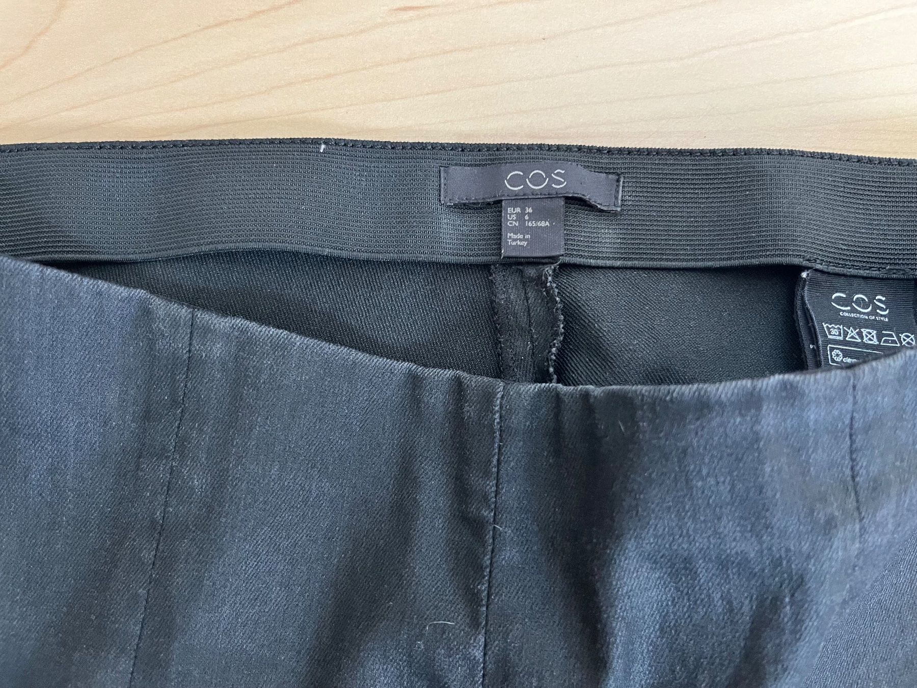 Cos Pantaloni: COS: schmal geschnittene Hose, anthrazit, 36 – Usato da Luzern venduto da ellitussi 4