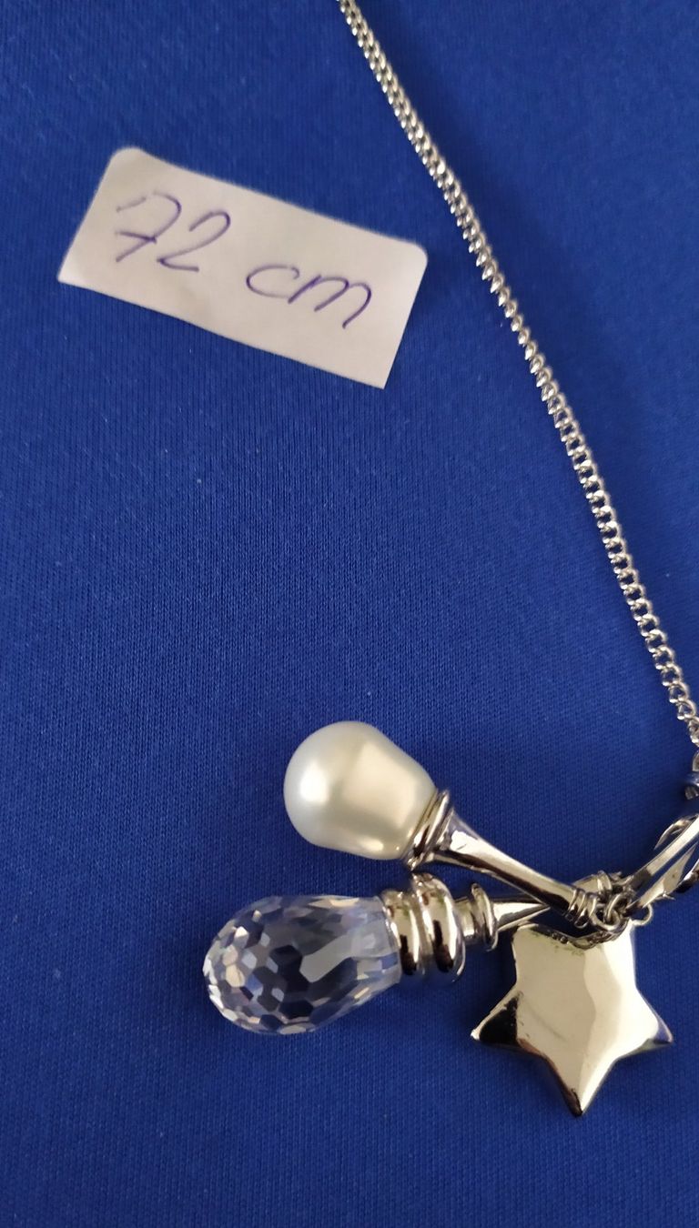 Catenine: Longue chaînette avec 3 pendentifs – Nuovo (secondo la descrizione) da Chezard St-Martin venduto da Loucail 5