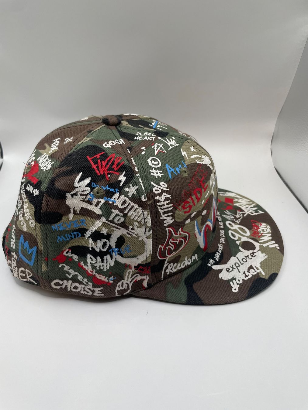 Lotti di vestiti: 1X Compton Cap 1X Graffiti Baseball cap , Camouflage Muster. – Usato da Bubikon venduto da SwissSecondLife 5