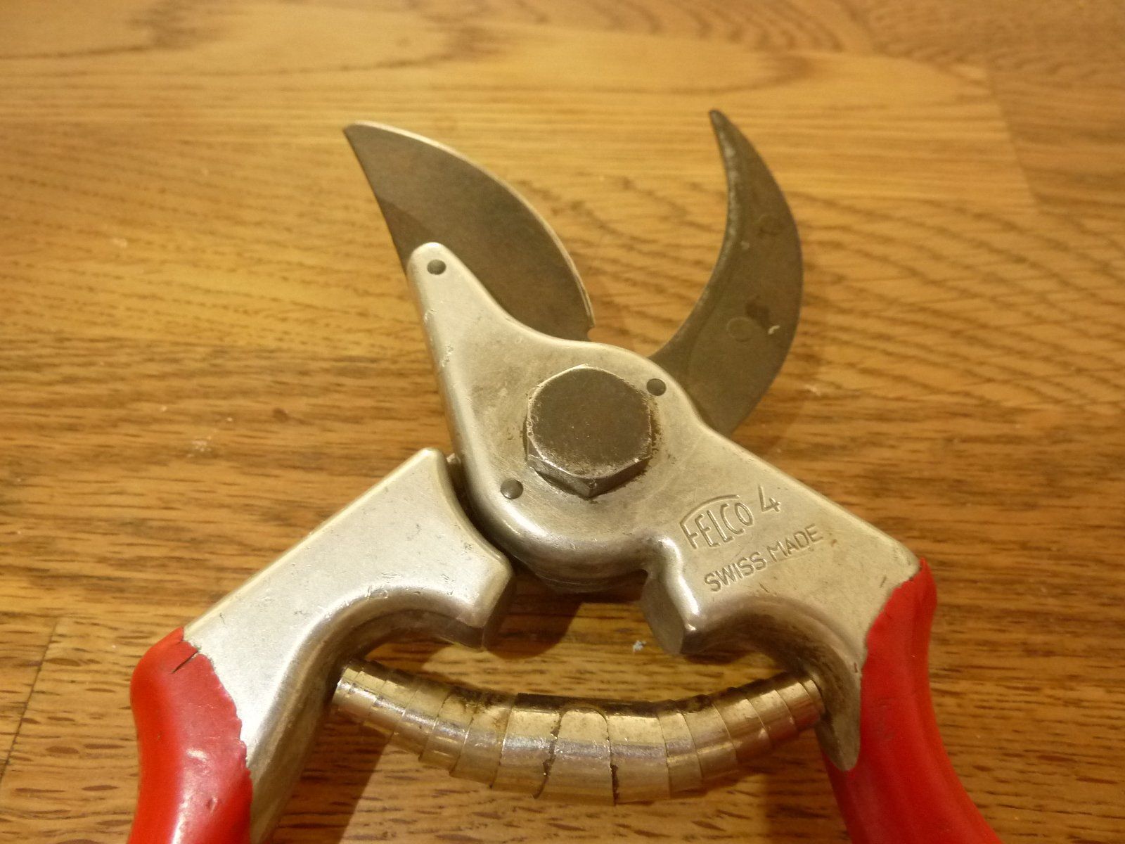 Felco Alle Werkzeuge: Original Gartenschere Felco 4 Swiss Made – Gebraucht aus Hochfelden von swissice 3