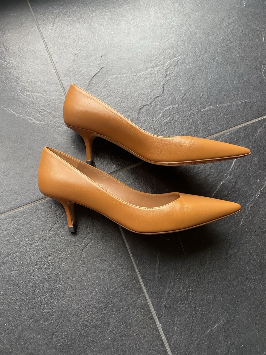 Damenschuhe: Point toe pumps 36 EU leather – Gebraucht aus Zug von kse_w9mn