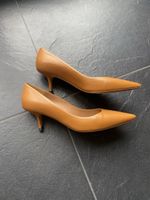 Point toe pumps 36 EU leather