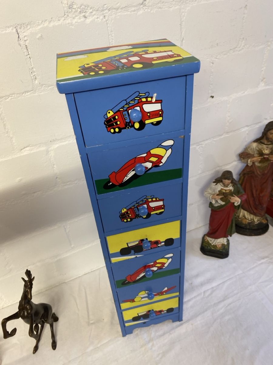 Cassettiere: Kinderzimmer Kommode mit Flieger und Auto Motiven – Usato da sursee venduto da trilli-tralli 7