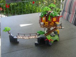 Playmobil 5557 Baumhaus mit Brücke und Zubehör, ohne OVP