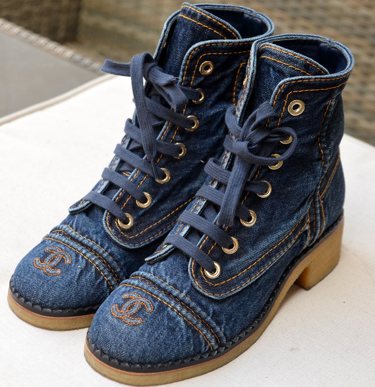 Chanel Scarpe da donna: Boots Chanel  bottines  .36 – Usato da Collonges venduto da Auganien 7