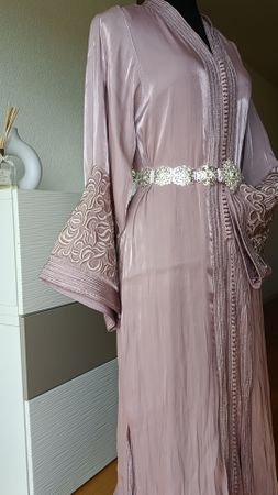 Robe caftan marocain évasée avec ceinture neuve