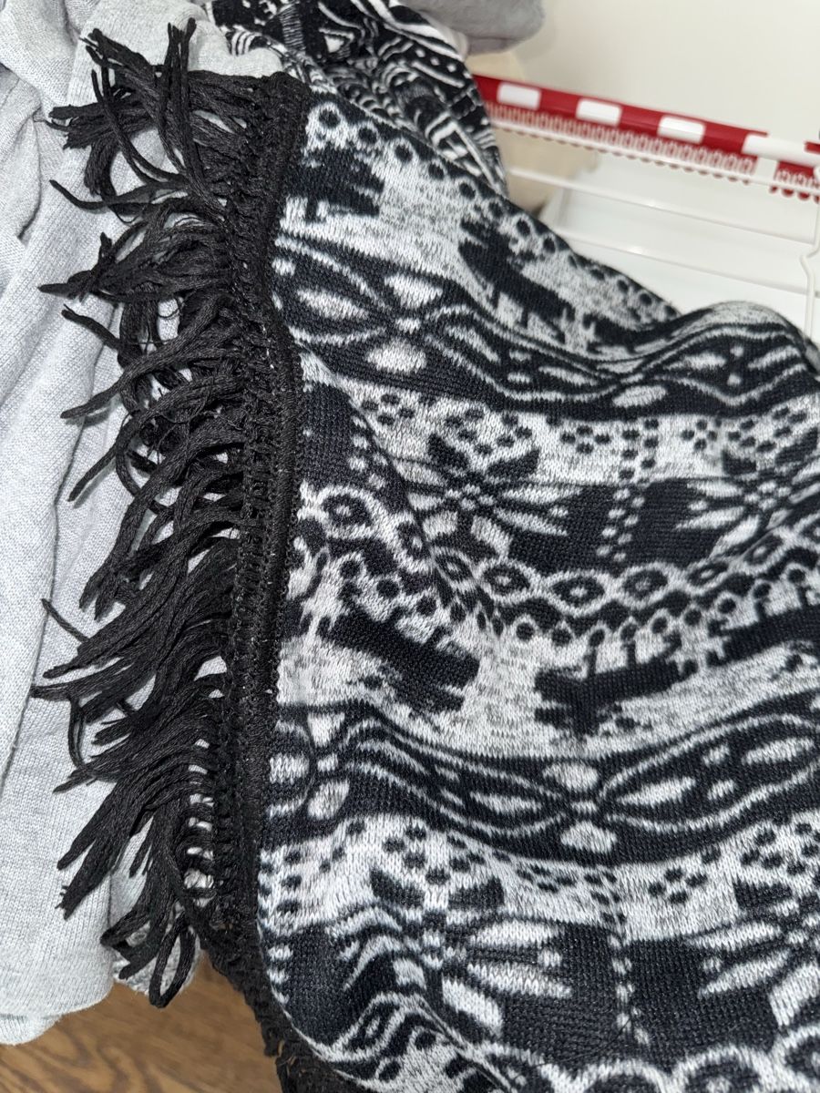Giacche: Poncho onesize – Usato da Zürich venduto da bia_6kmj 2