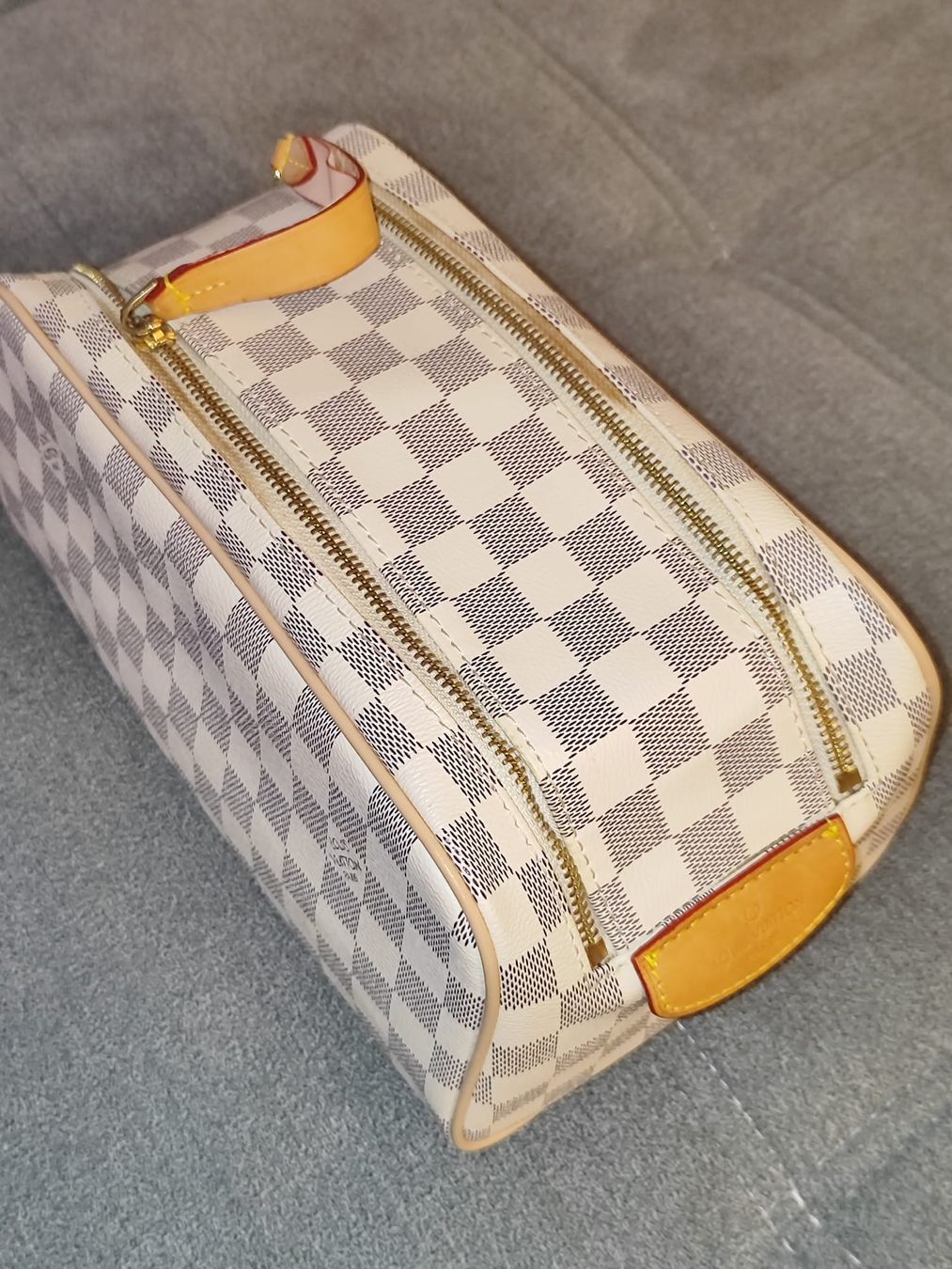 Louis Vuitton Kosmetikkoffer: Authentic Louis Vuitton Damier Azur Toiletry – Neu (gemäss Beschreibung) aus Niederhasli von mas_qg2w 3