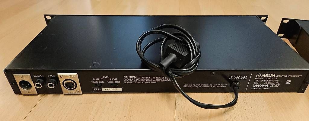 Equalizzatori: 2x YAMAHA 31-Band EQ 19''  – Usato da Rorschach venduto da Crossfire34343 2
