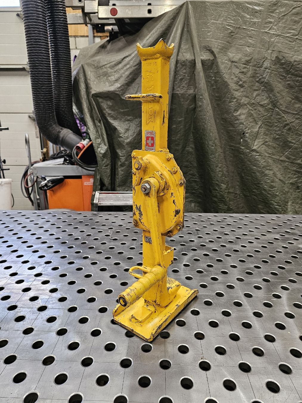 Atlas Copco Tutti gli attrezzi: Fusswinde  Robor 5T – Usato da Emmenbrücke venduto da inf_l8yf
