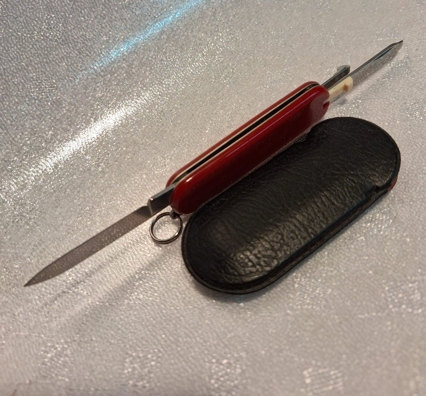 Victorinox Taschenmesser: Victorinox Sackmesser rot klein mit Etui – Gebraucht aus Winterthur von mar_jwg7 2