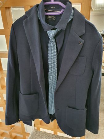 Blazer, Hemd (Gr. 152) und Krawatte