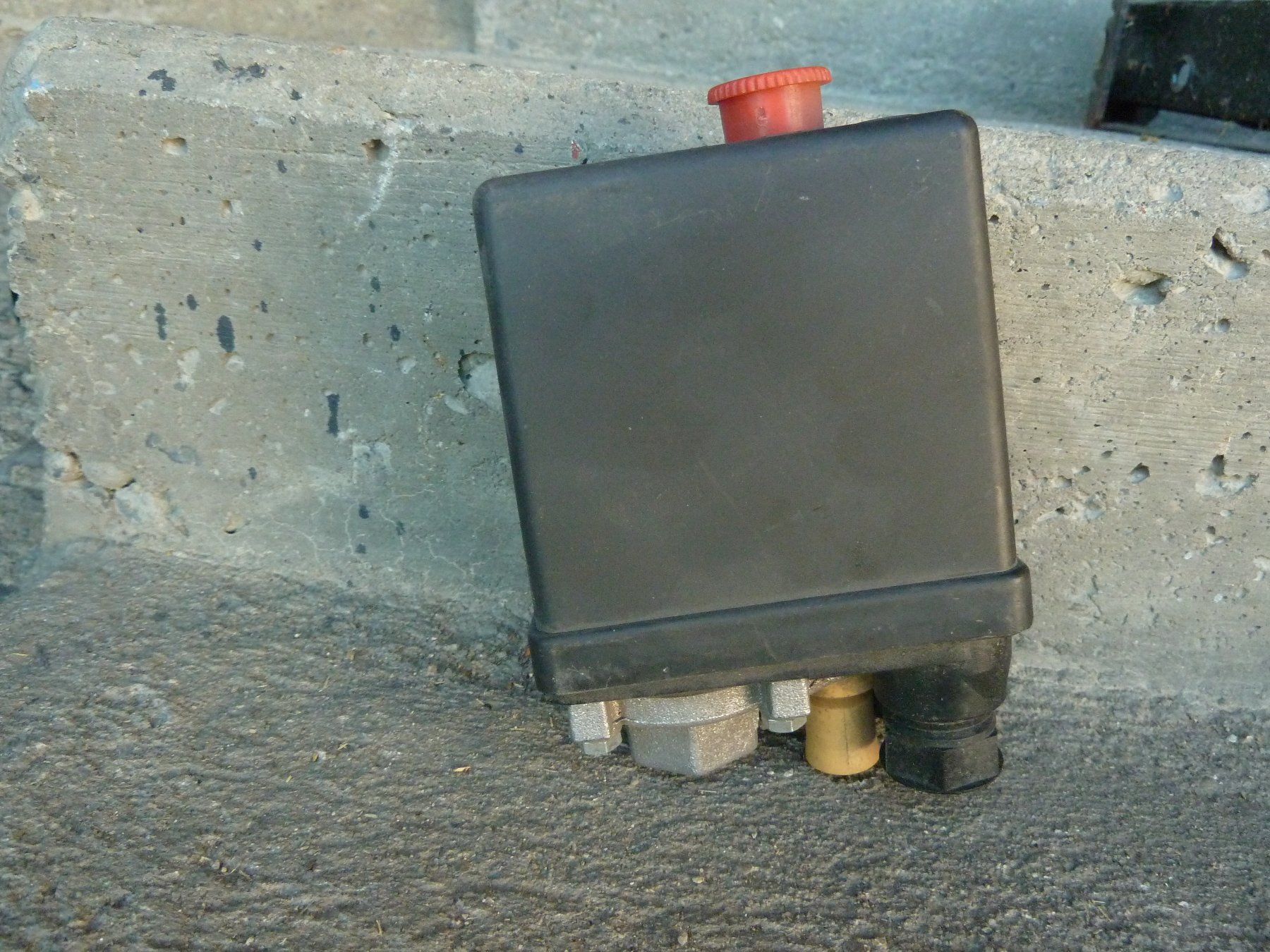 Compressori: Pour compresseur 1 pressostat – Nuovo (secondo la descrizione) da Russy venduto da Guenefle 2