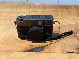 Fujifilm X-HF 1 mit SD-Karte