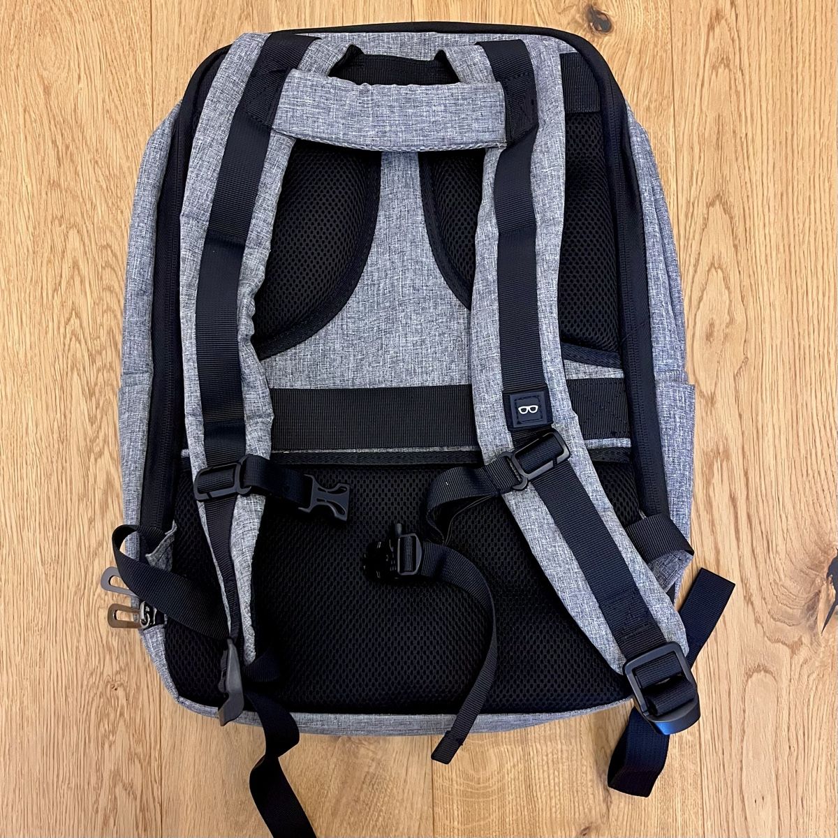 Zaini: Reiserucksack grau mit USB Anschluss – Usato da Widnau venduto da FabFo94 1