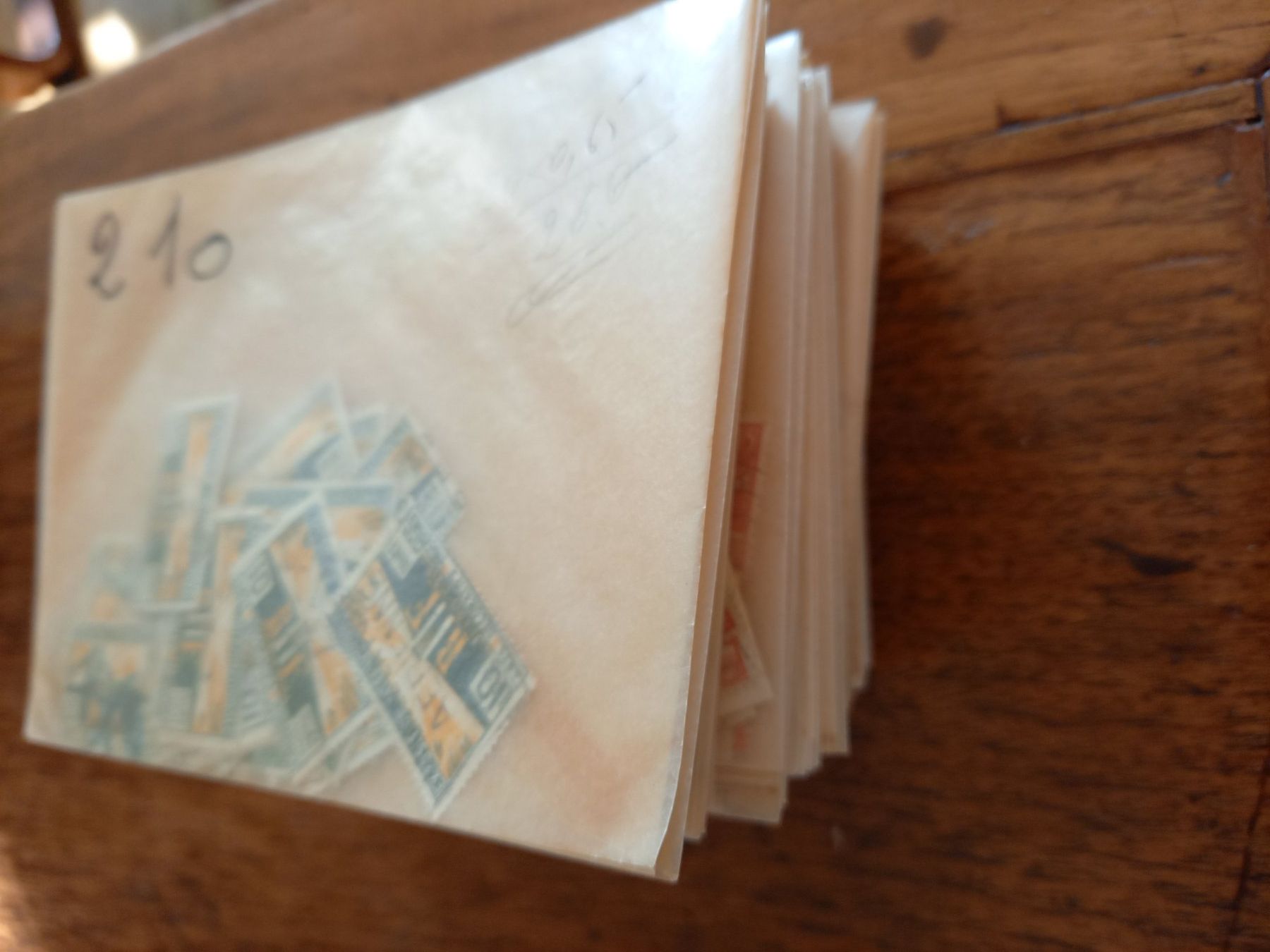 Tutti i francobolli: grosse quantité de timbres de France oblitérés – Usato da Lausanne venduto da leneko