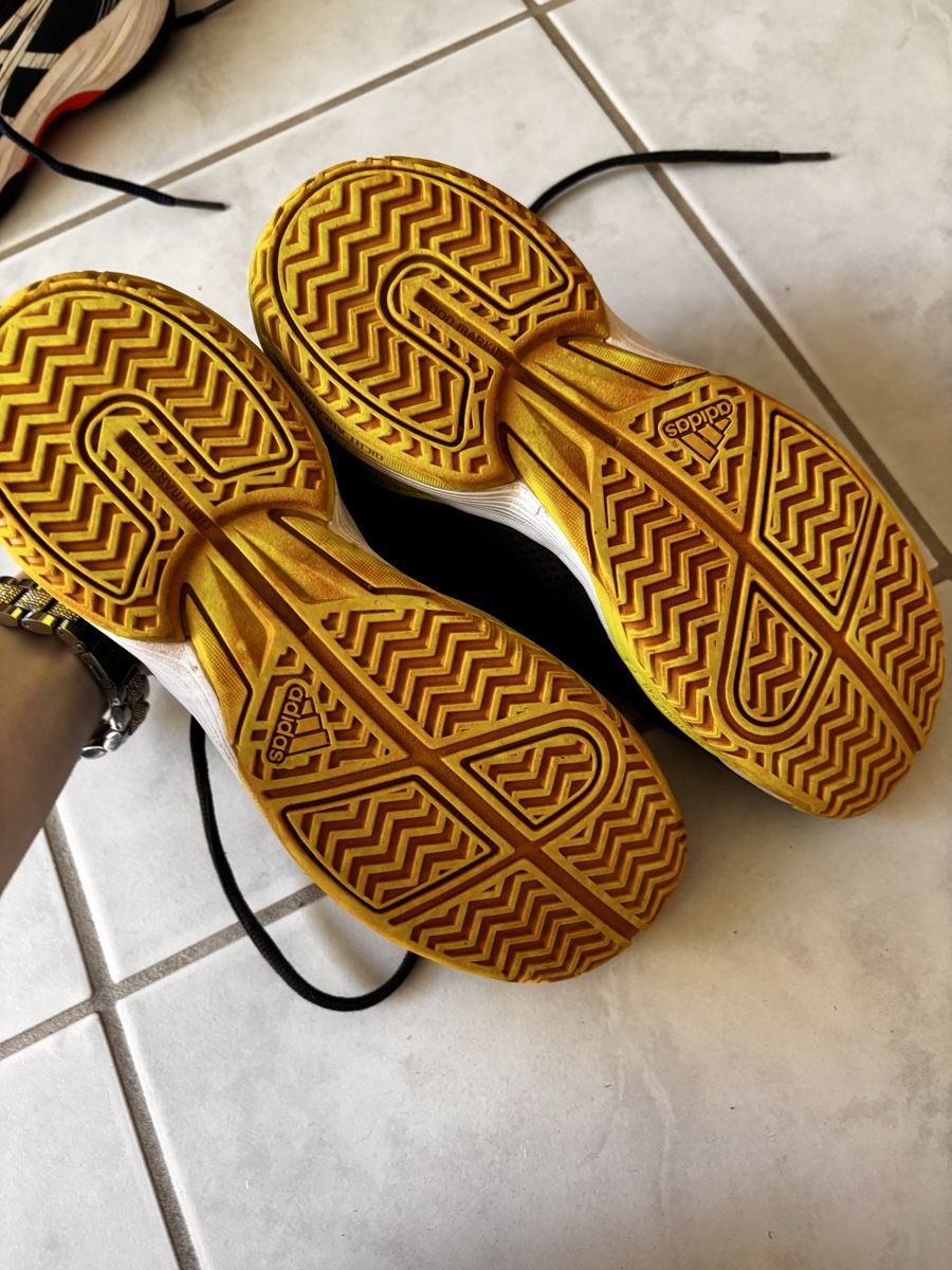 Adidas Schuhe für Jungen: Adidas Courtflash 35.5 – Gebraucht aus therwil von ayumi991 1
