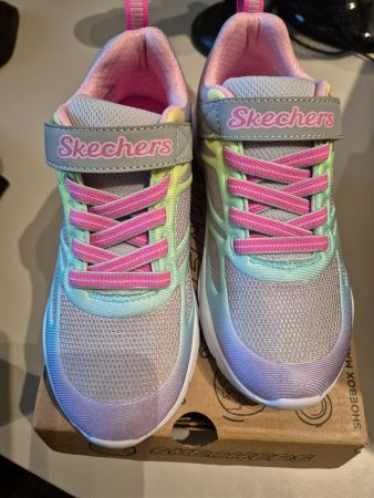 Bequeme Skechers Kinder Turnschuhe Gr. 32.Neu.