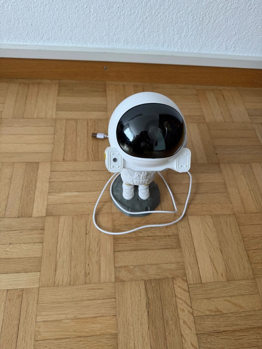 Lampade: Astronaut Lampe mit Sternenhimmel Projektor  – Nuovo (secondo la descrizione) da St. Gallen venduto da Xbylucas 2