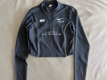Nike Sportswear Crop Top