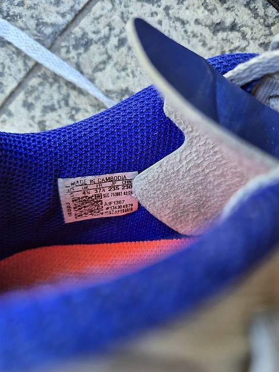 Chaussures garçon: Fussballschuhe Gr. 37.5 – D'occasion à Thun par Lexu4444