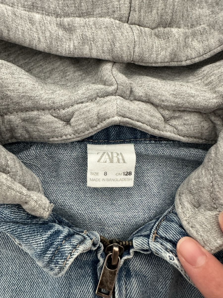 Zara Lotti & Set di vestiti: Denim Jacket with Hood Grey ZARA – Usato da Zürich venduto da hak_5sm5 1