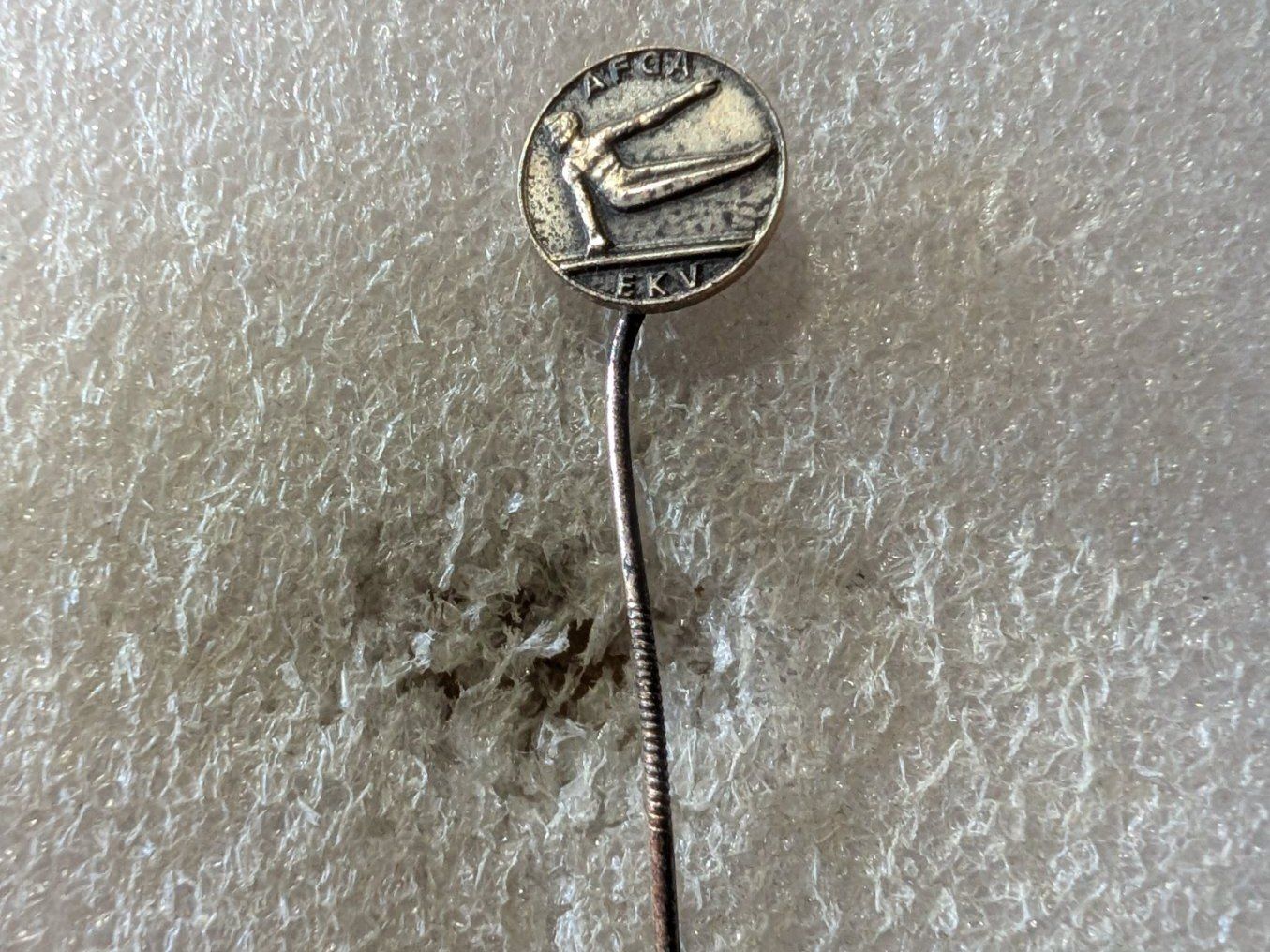 Placchette & Badge: Anstecknadel 39: – Usato da Oppligen venduto da Pin-Fall-Shop
