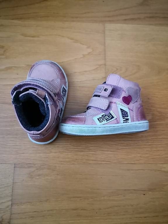 Schuhe für Jungen: Freizeitschuhe Elefanten Grösse 20 – Gebraucht aus Ottenbach von Acki_la