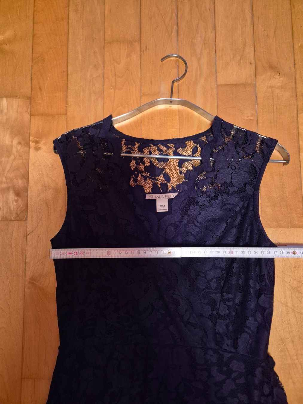 Vestiti: Schönes dunkelblaues Spitzenkleid – Usato da Walenstadt venduto da grischalounge1 2
