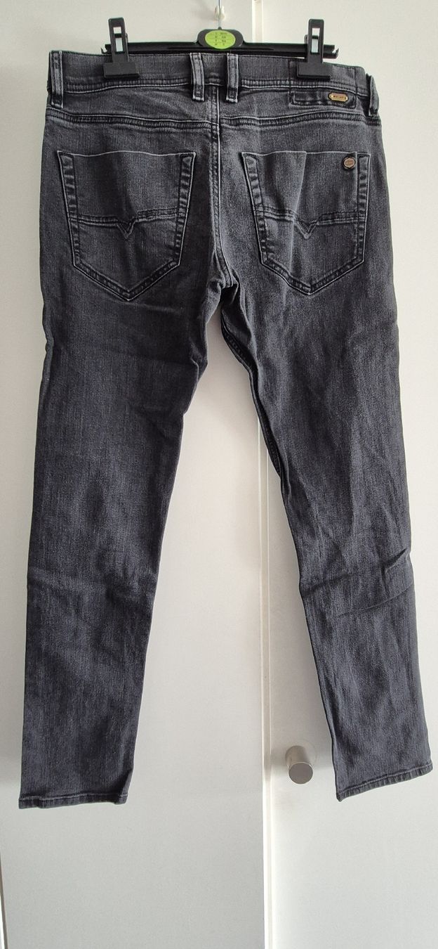 Diesel Jeans: Jeans Diesel Theppar W30/L30 Gris – Usato da Estavayer-le-lac venduto da Bruno1175 3