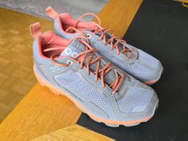 ON schuhe .  EU 38
