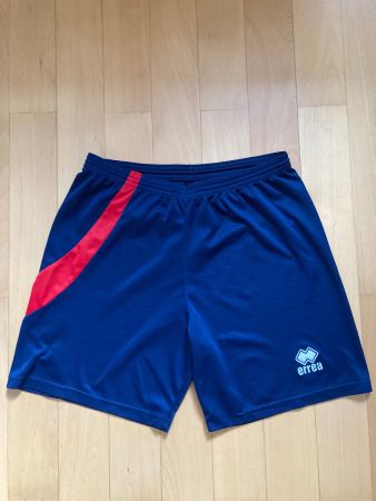 Kurze Hosen von Errea